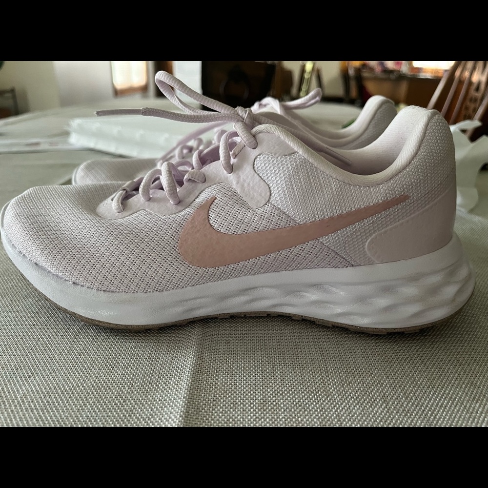 Womens Nike shoe